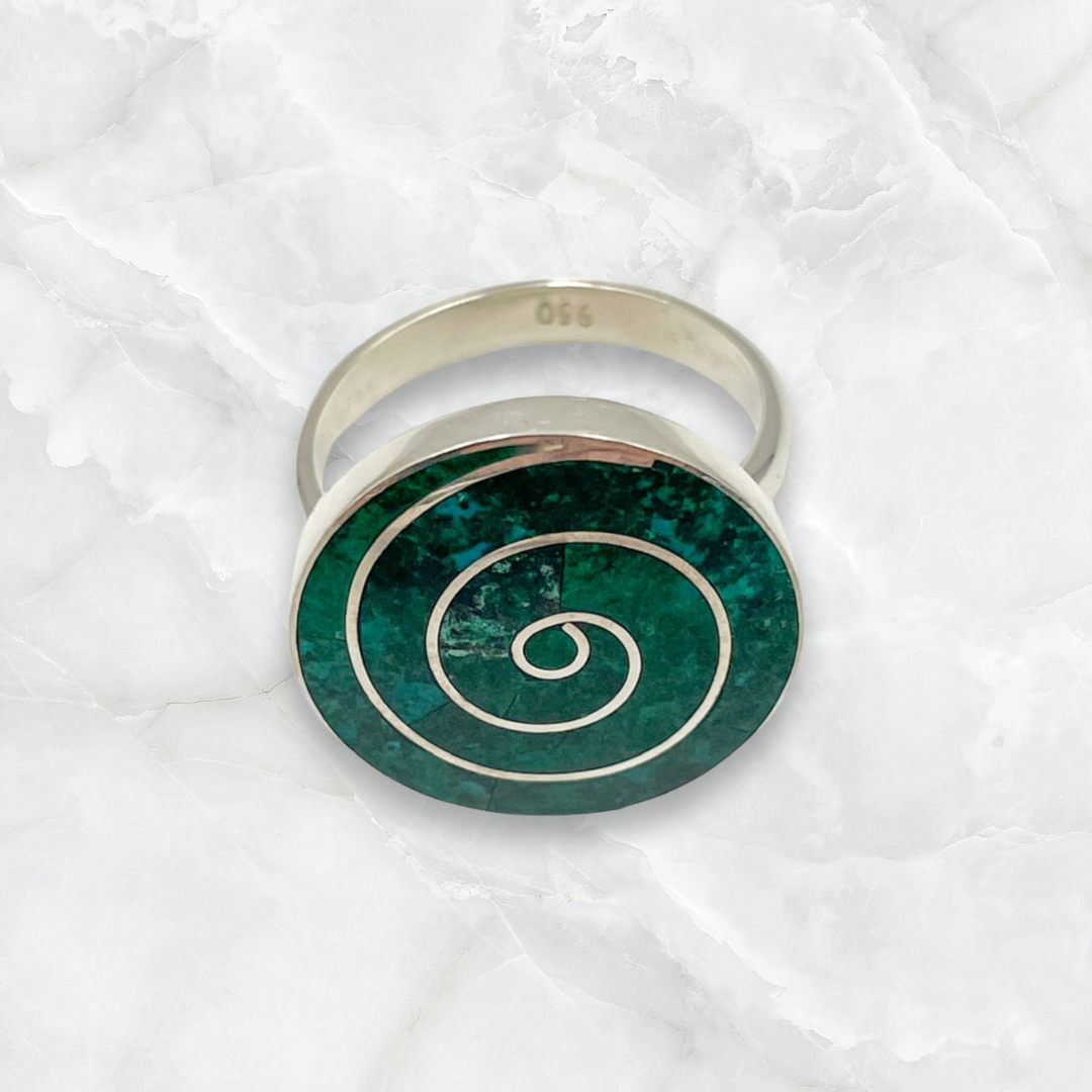 Unique Peruvian ring in 950 silver with Chrysocolla.