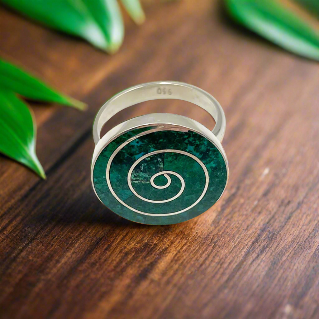 Unique Peruvian ring in 950 silver with Chrysocolla.